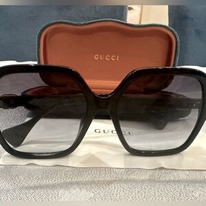 **Authentic** Brand New Gucci Oversized Sunglasses. Gold GG on arms